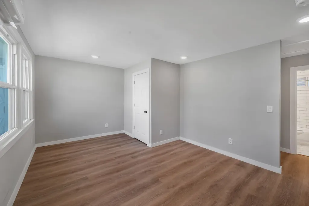 1730B 17th Ave, N Nashville TN 37208