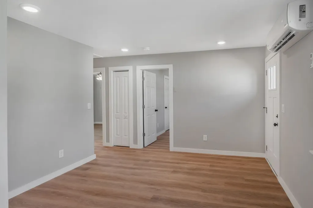 1730B 17th Ave, N Nashville TN 37208