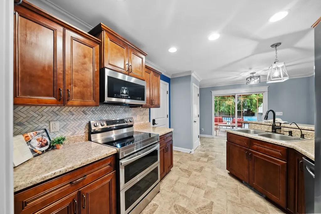 1716 Autumn Drive Clarksville TN 37042