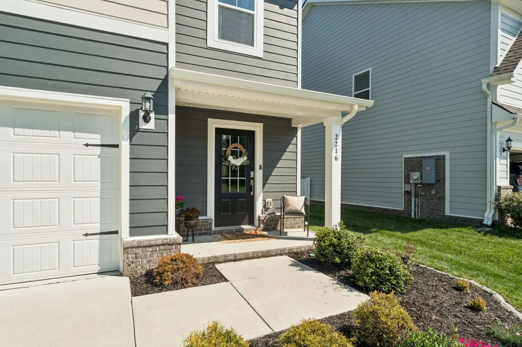 2216 Robert Gwynne Drive Smyrna TN 37167