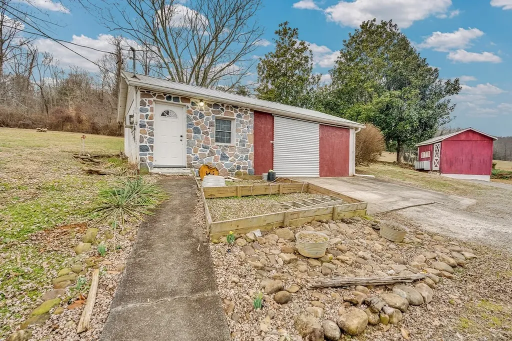 11594 Beersheba Highway Mcminnville TN 37110