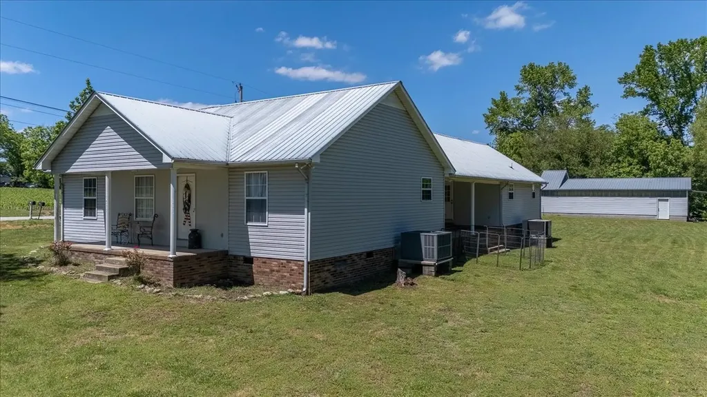 706 Tingle Trapp Road Lawrenceburg TN 38464