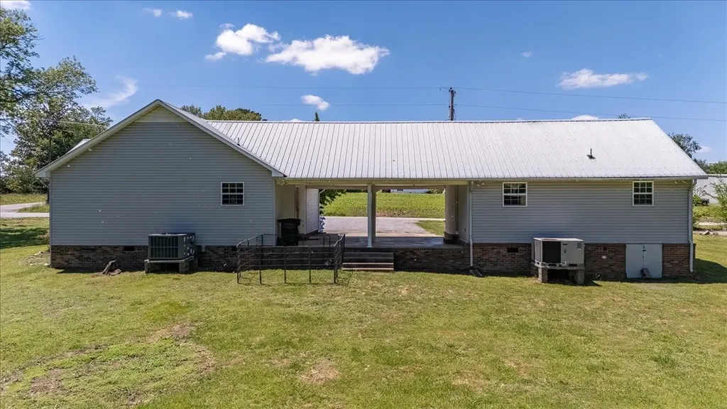 706 Tingle Trapp Road Lawrenceburg TN 38464