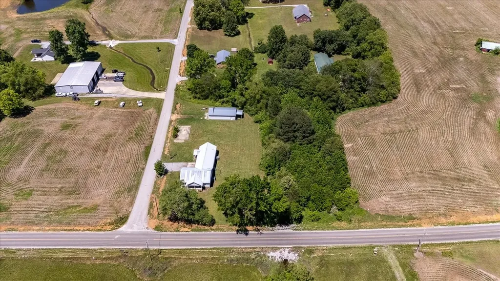 706 Tingle Trapp Road Lawrenceburg TN 38464
