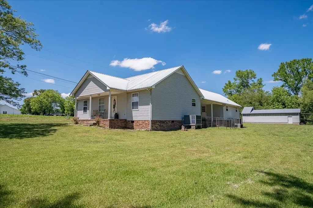 706 Tingle Trapp Road Lawrenceburg TN 38464