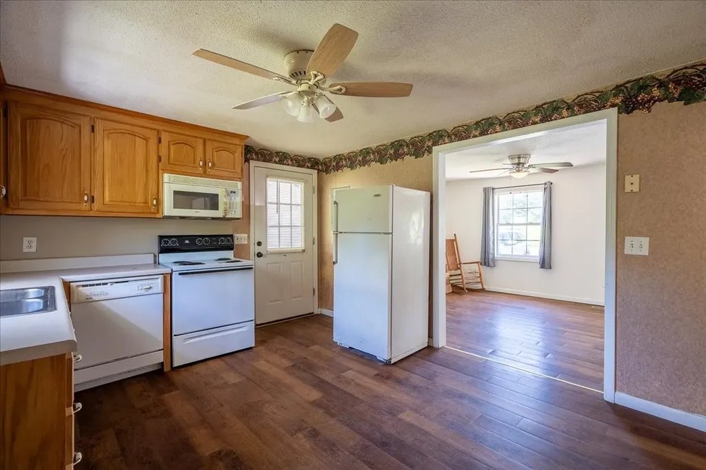706 Tingle Trapp Road Lawrenceburg TN 38464