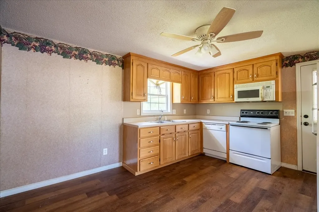 706 Tingle Trapp Road Lawrenceburg TN 38464