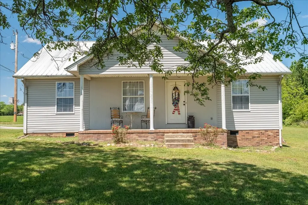 706 Tingle Trapp Road Lawrenceburg TN 38464