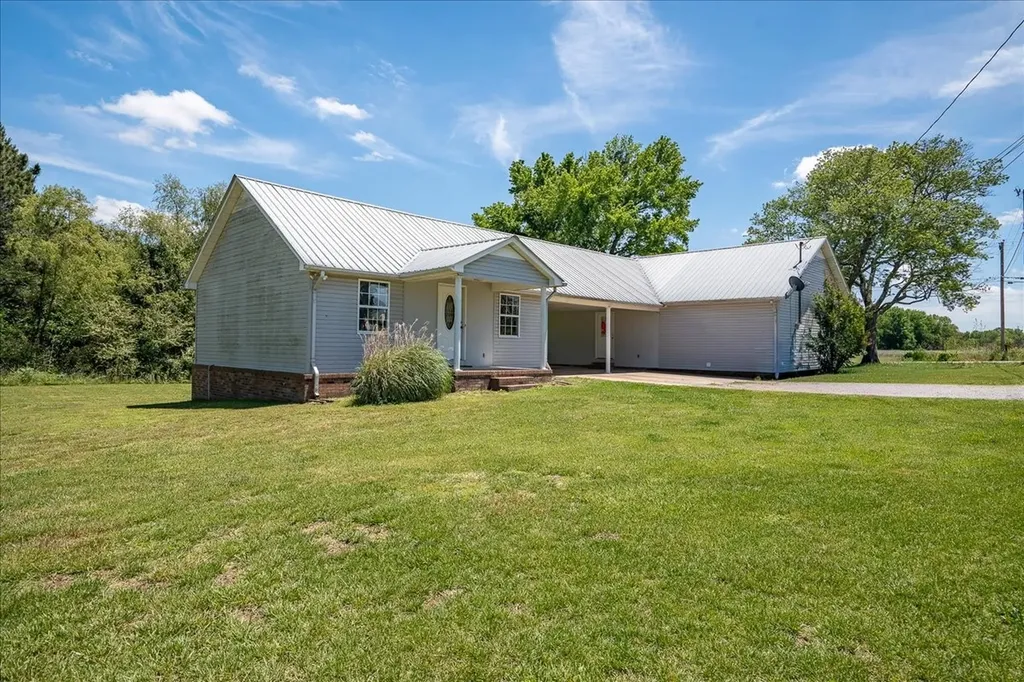 706 Tingle Trapp Road Lawrenceburg TN 38464