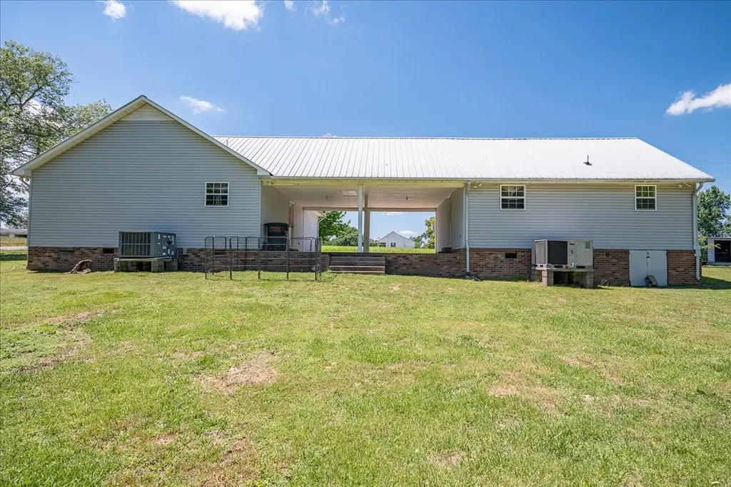 706 Tingle Trapp Road Lawrenceburg TN 38464