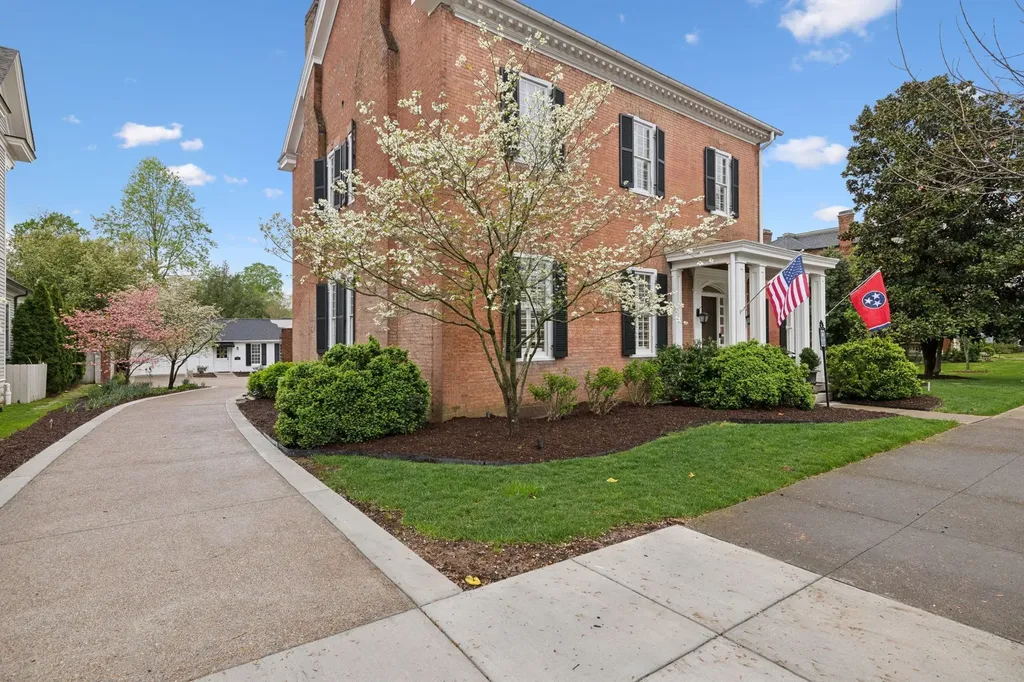 224 3rd Ave, S Franklin TN 37064