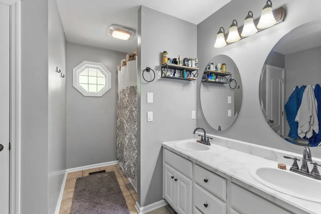 2524 Distillery Road Greenbrier TN 37073