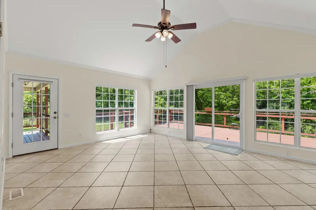 2524 Distillery Road Greenbrier TN 37073