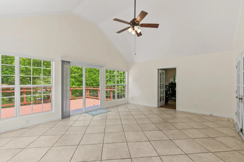 2524 Distillery Road Greenbrier TN 37073