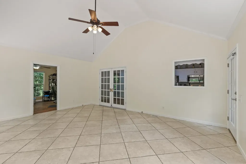 2524 Distillery Road Greenbrier TN 37073