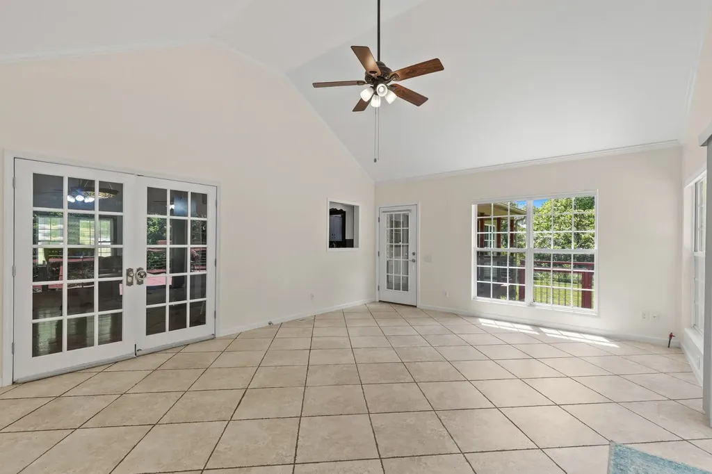 2524 Distillery Road Greenbrier TN 37073