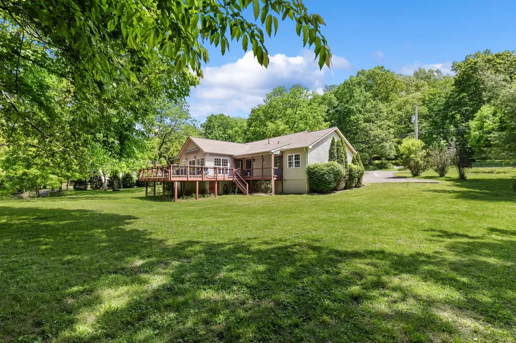 2524 Distillery Road Greenbrier TN 37073