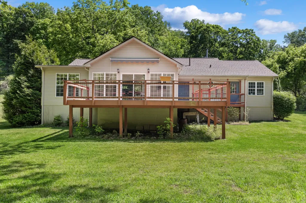 2524 Distillery Road Greenbrier TN 37073