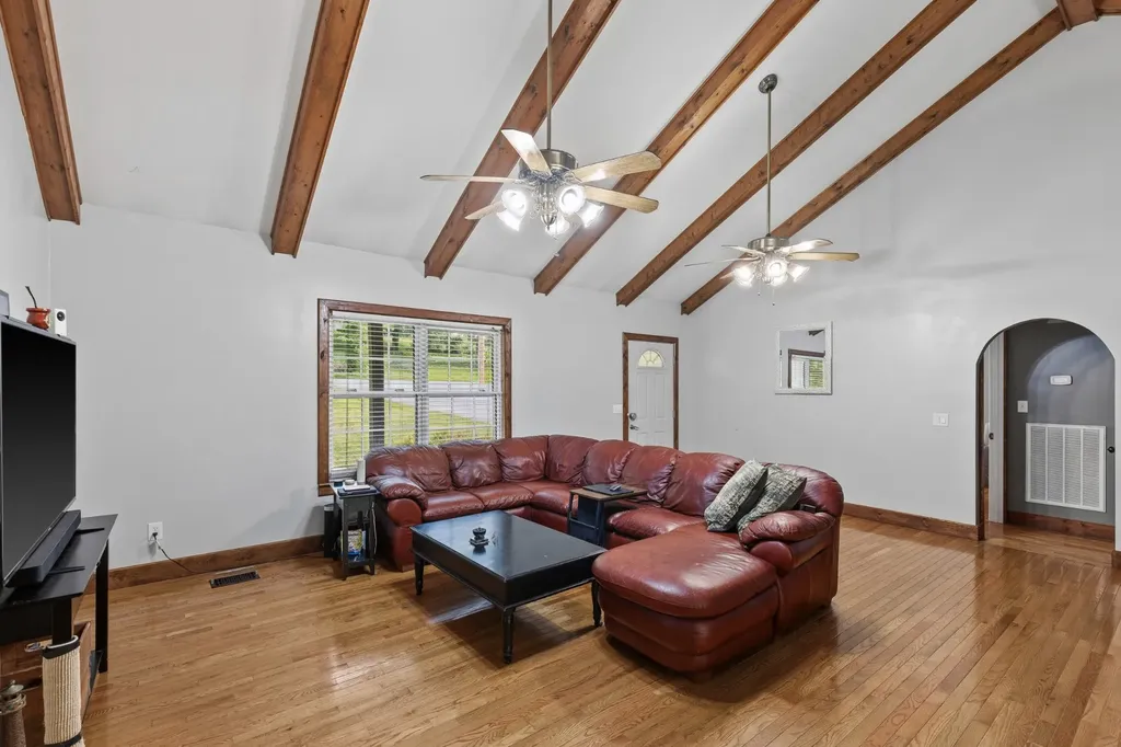 2524 Distillery Road Greenbrier TN 37073