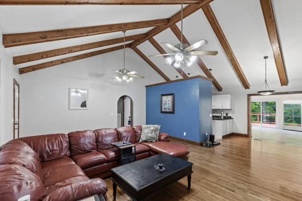 2524 Distillery Road Greenbrier TN 37073