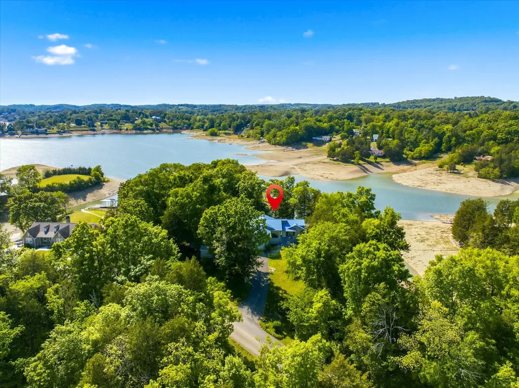997 Lake Ridge Drive Dandridge TN 37725