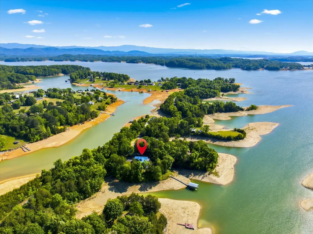 997 Lake Ridge Drive Dandridge TN 37725
