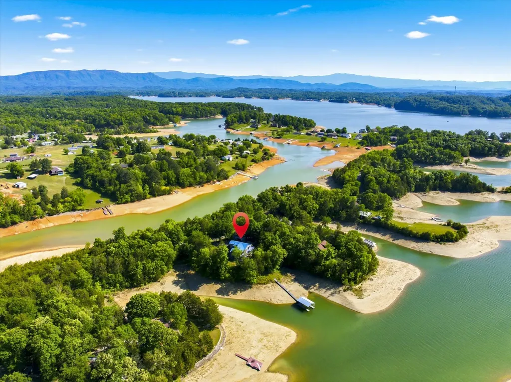 997 Lake Ridge Drive Dandridge TN 37725