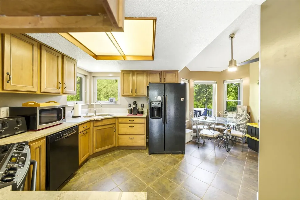 997 Lake Ridge Drive Dandridge TN 37725