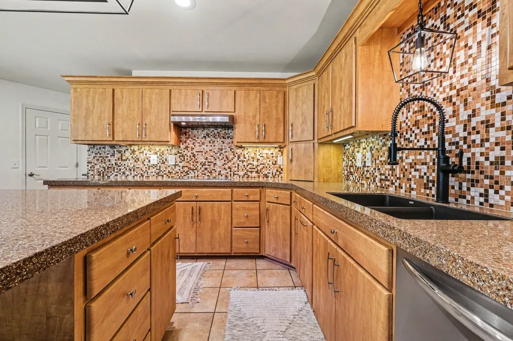 8525 Old Harding Lane Nashville TN 37221