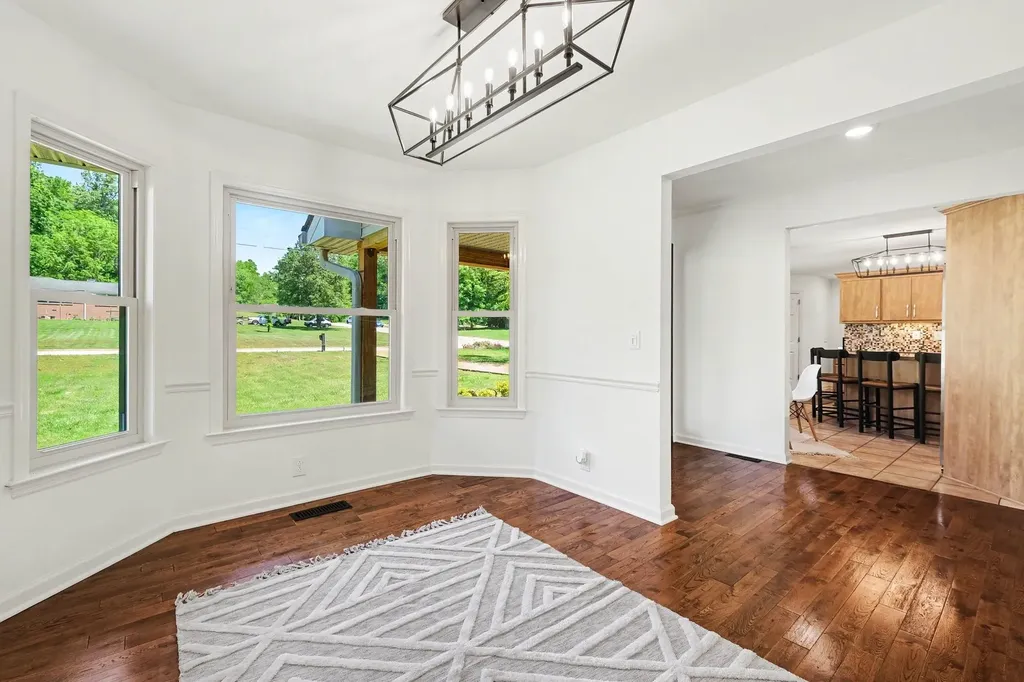 8525 Old Harding Lane Nashville TN 37221