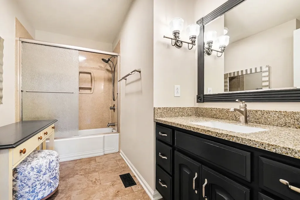 8525 Old Harding Lane Nashville TN 37221