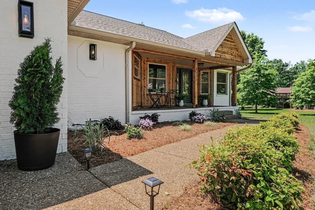 8525 Old Harding Lane Nashville TN 37221