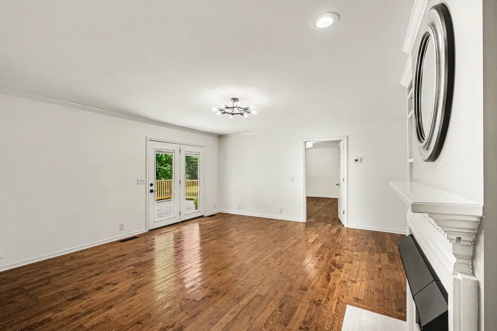 8525 Old Harding Lane Nashville TN 37221