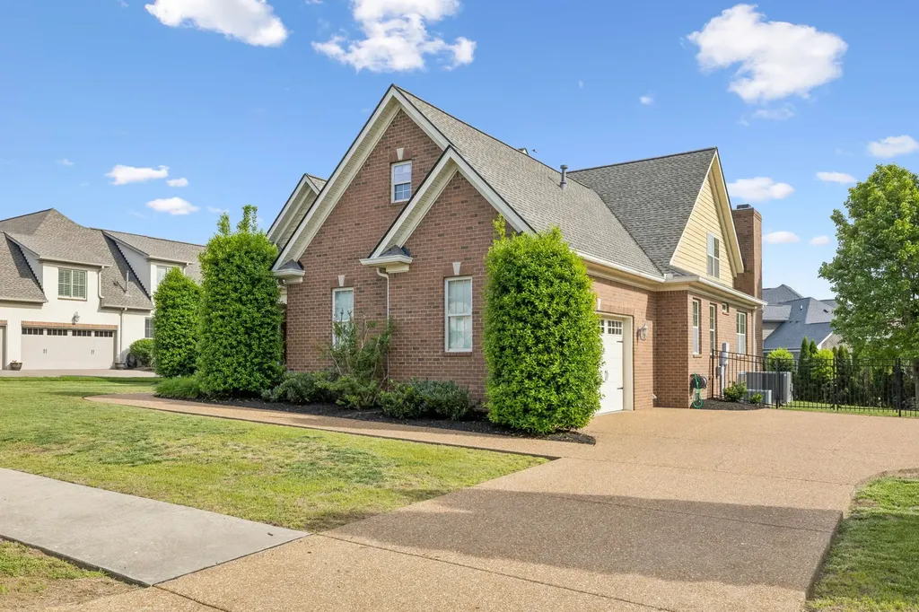1067 Gadwall Circle Hendersonville TN 37075