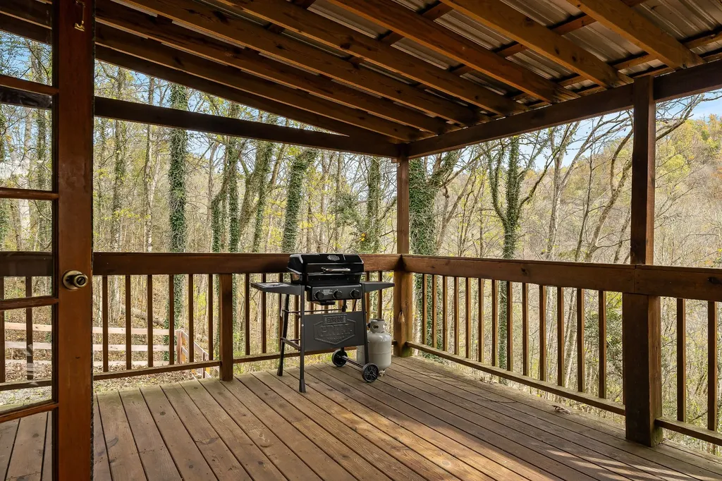 235 Rye Hobbs Hollow Road Smithville TN 37166