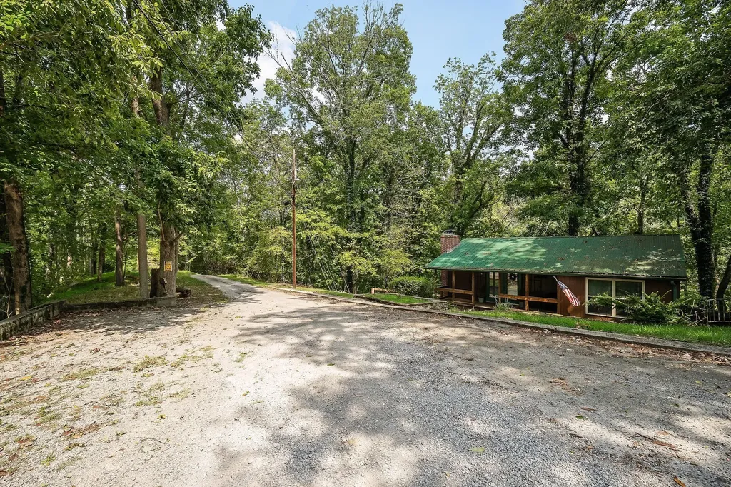 235 Rye Hobbs Hollow Road Smithville TN 37166