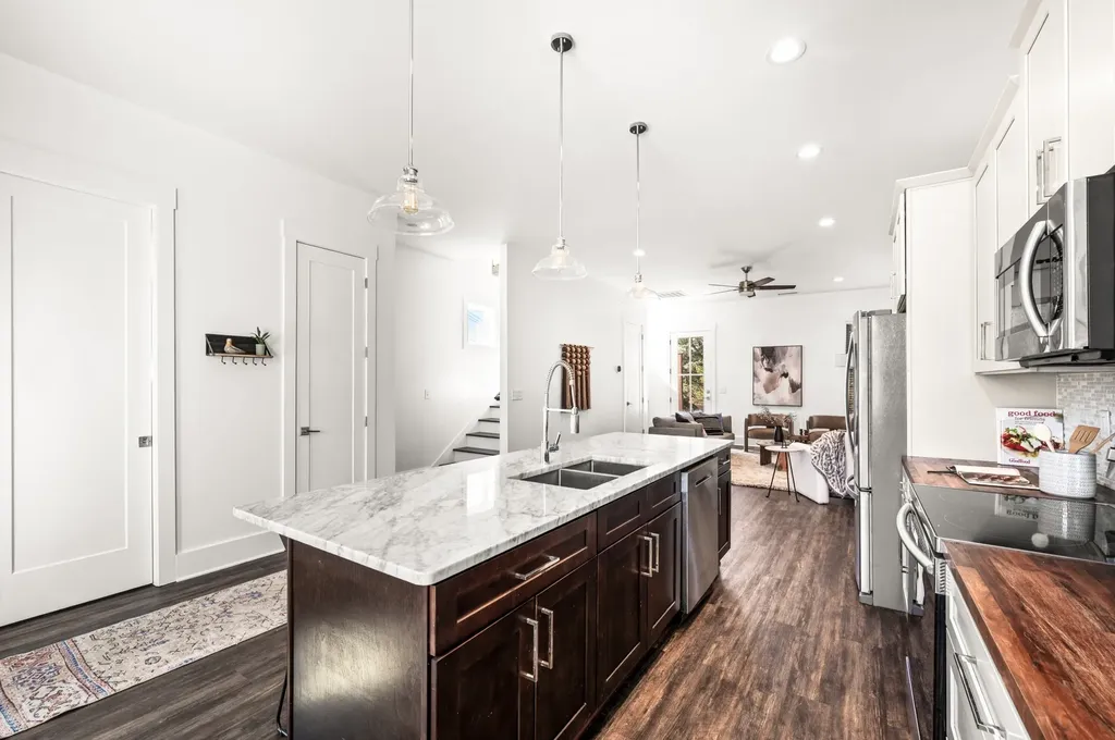 1000 Free Silver Road Nashville TN 37207