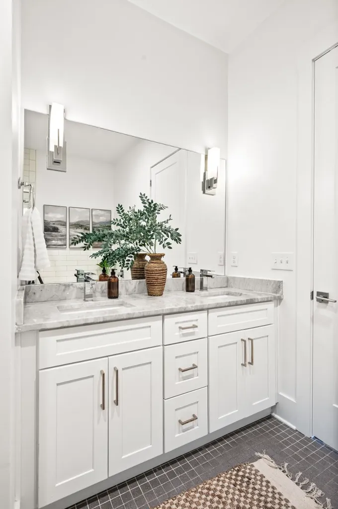 1000 Free Silver Road Nashville TN 37207