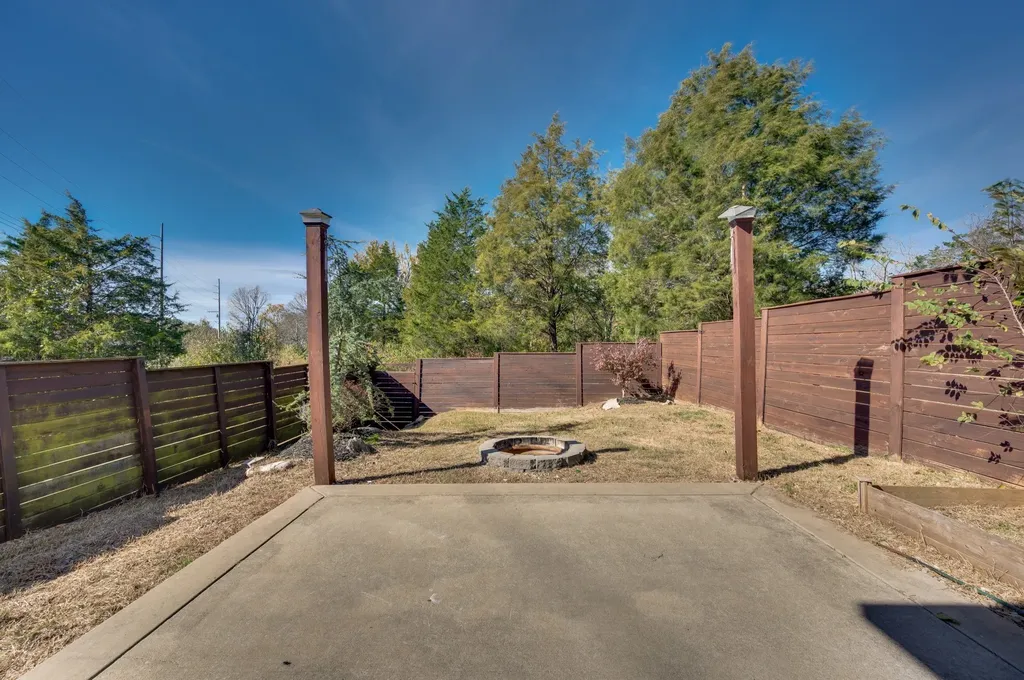 1000 Free Silver Road Nashville TN 37207