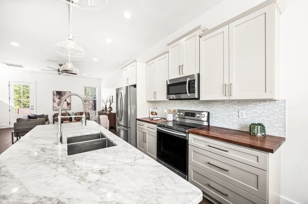1000 Free Silver Road Nashville TN 37207