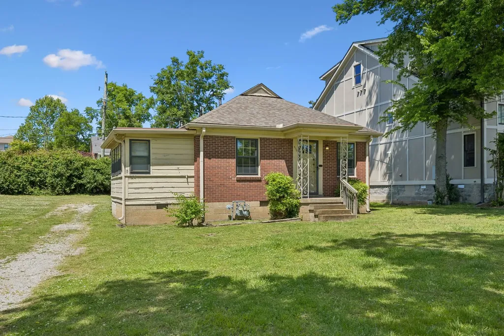 2110A W Linden Avenue Nashville TN 37212