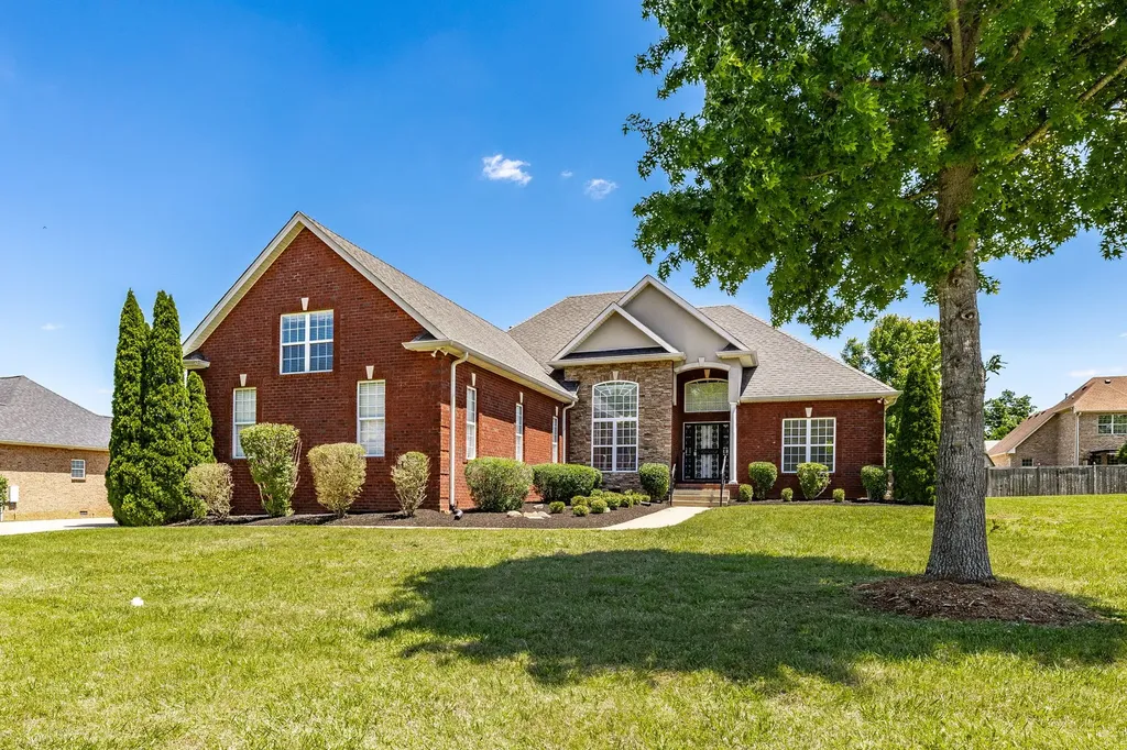 4037 Brimestone Way Greenbrier TN 37073