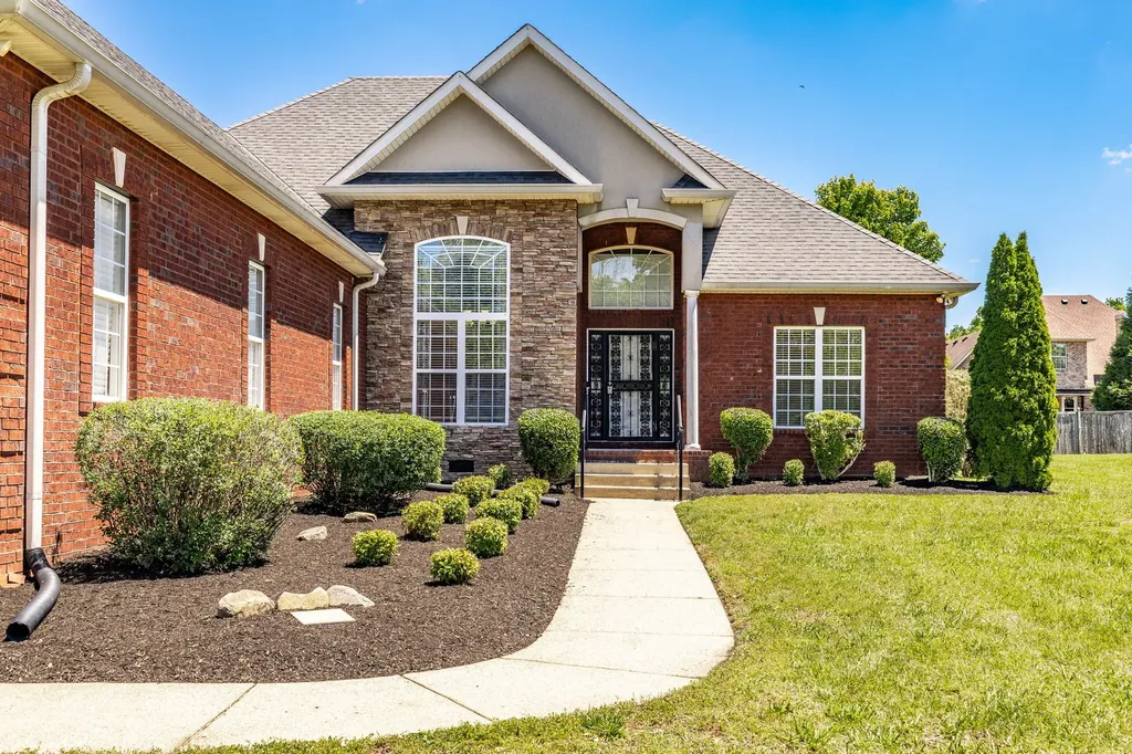 4037 Brimestone Way Greenbrier TN 37073