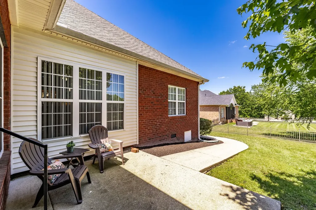 4037 Brimestone Way Greenbrier TN 37073