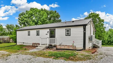 3467 Luther Ragan Road Palmyra TN 37142