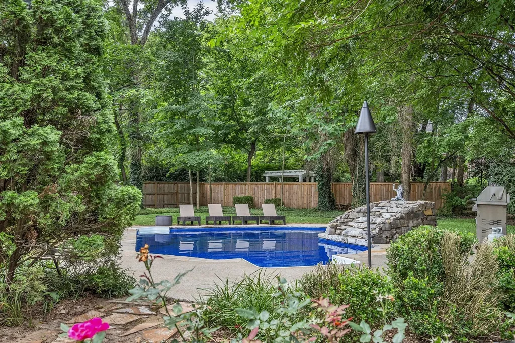 3205 Woodlawn Drive Nashville TN 37215