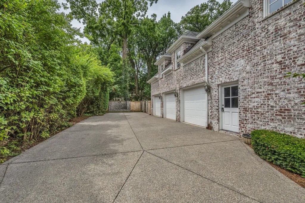 3205 Woodlawn Drive Nashville TN 37215