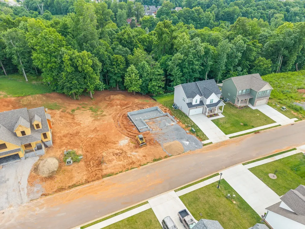 586 Pongracz Way Clarksville TN 37042