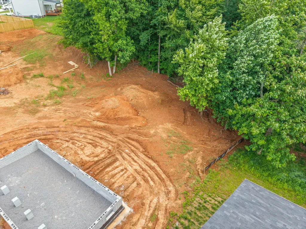 586 Pongracz Way Clarksville TN 37042