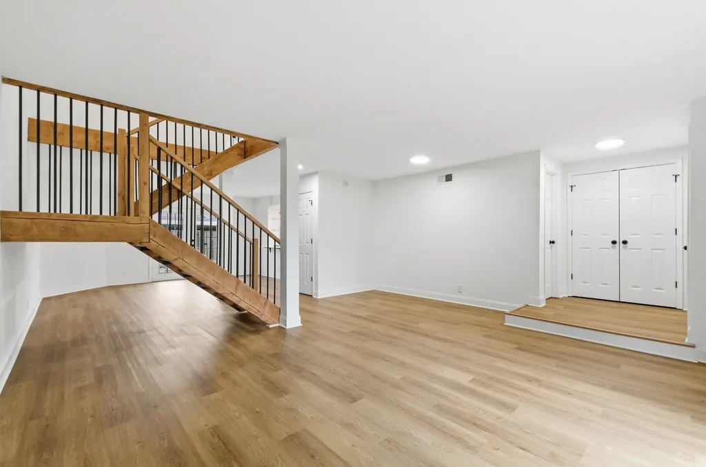 8207 Sawyer Brown Road Nashville TN 37221
